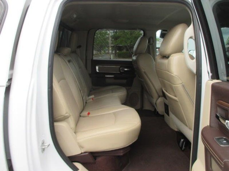 2015 RAM 3500 LaramieImage 27