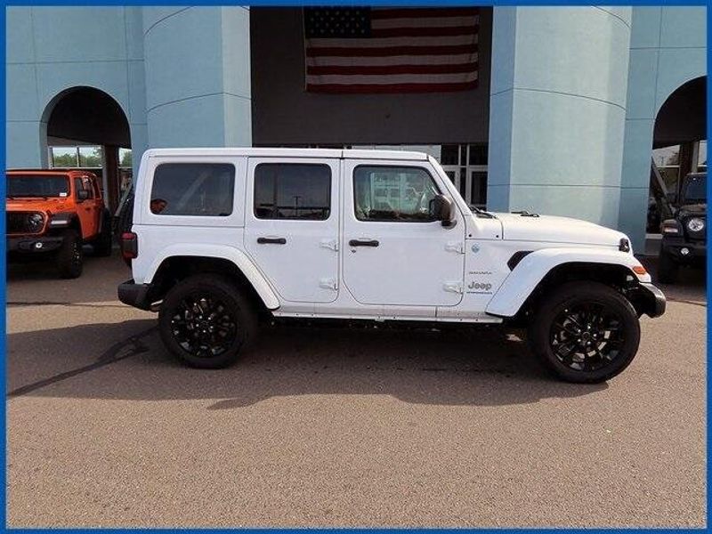 2024 Jeep Wrangler Sahara 4xe photo 2