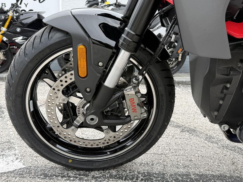 2026 BMW R 1300 R