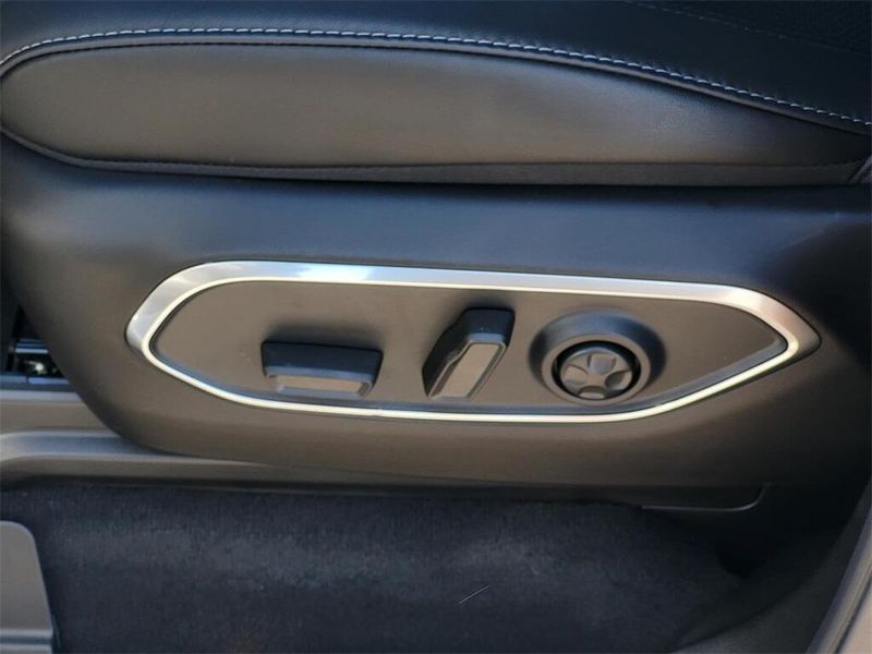 2025 Jeep Wagoneer Carbide 4x4Image 30