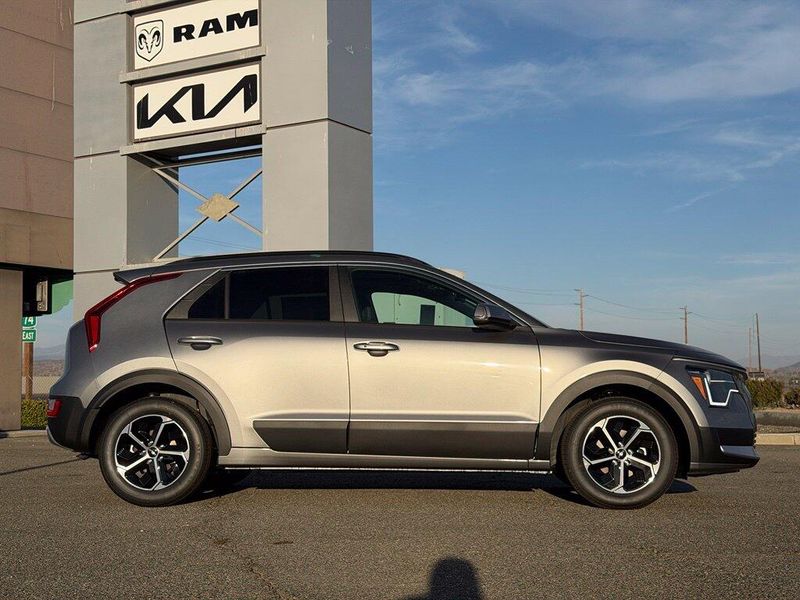 New 2026 Kia Niro EXImage 8