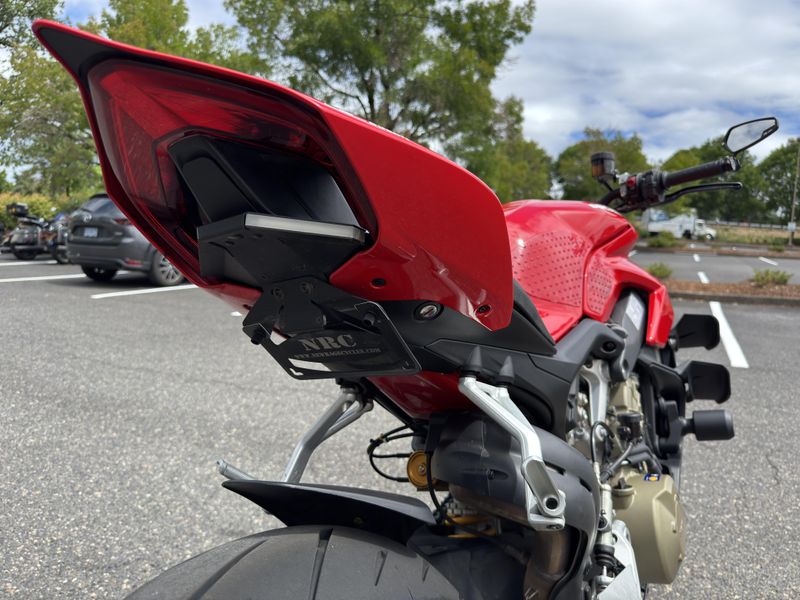 2021 Ducati Streetfighter V4 