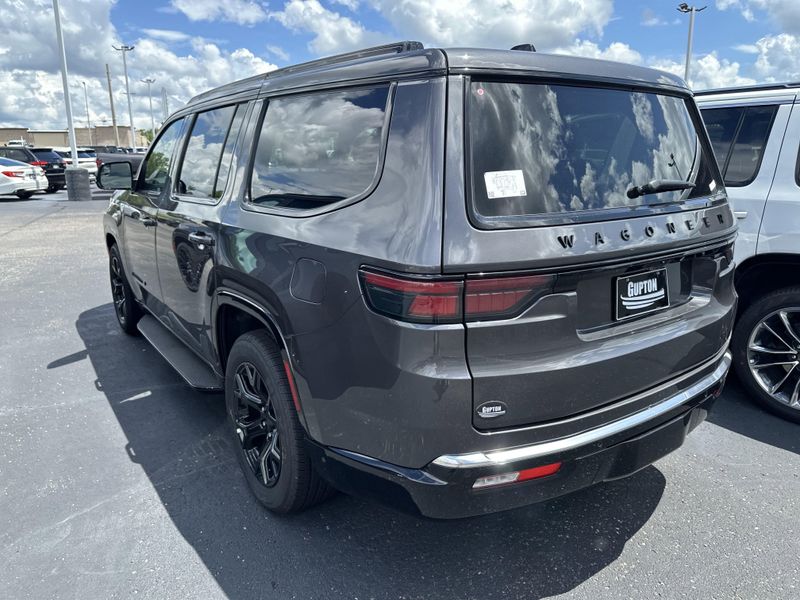 2025 Jeep Wagoneer Carbide 4x4Image 9