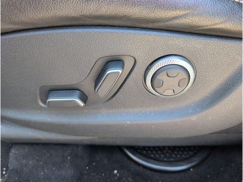 Used 2024 Genesis GV80 2.5T (A8)Image 11