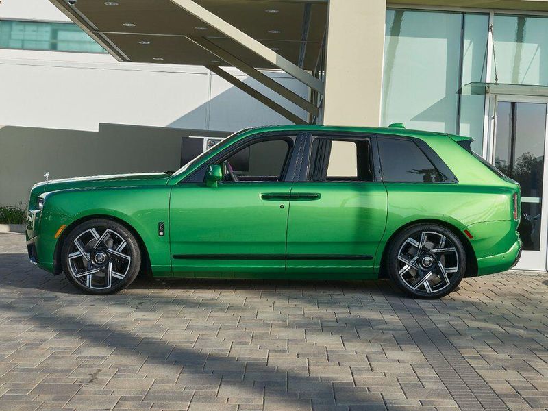 New 2026 Rolls-Royce Cullinan Black BadgeImage 3