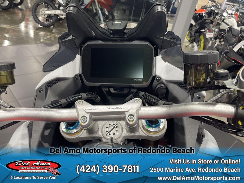 2024 Ducati MULTISTRADA V4 RS Image 17