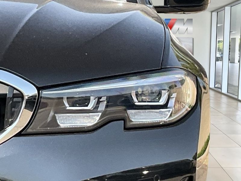 2021 BMW 3 Series 330e iPerformanceImage 10