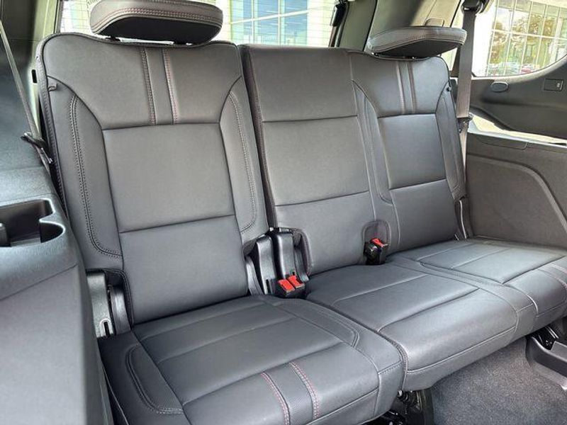 Used 2025 Chevrolet Tahoe RSTImage 17