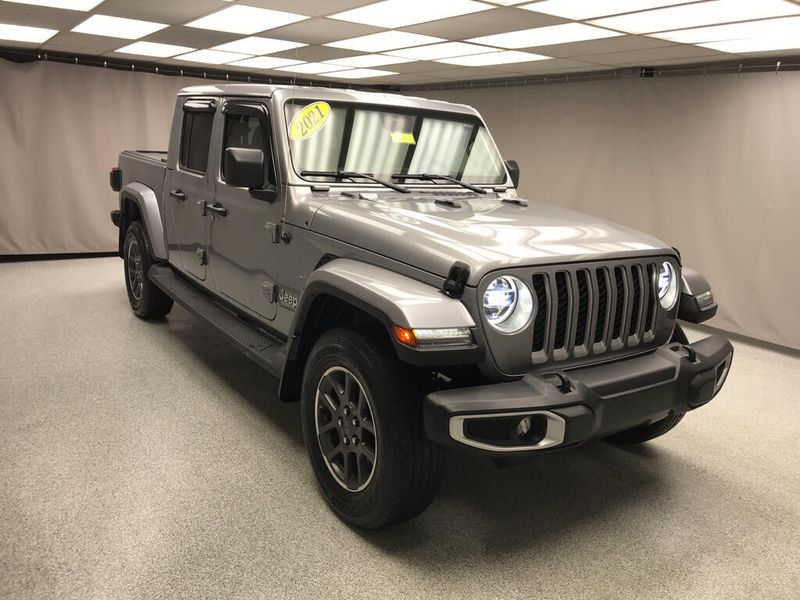 Used 2021 Jeep Gladiator OverlandImage 6