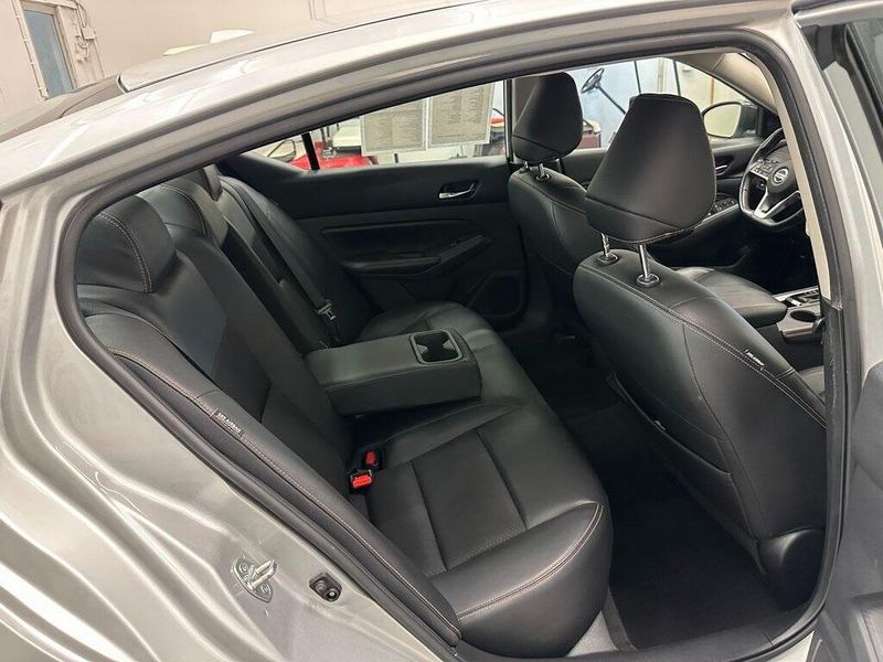 2022 Nissan Altima 2.5 SR photo 18