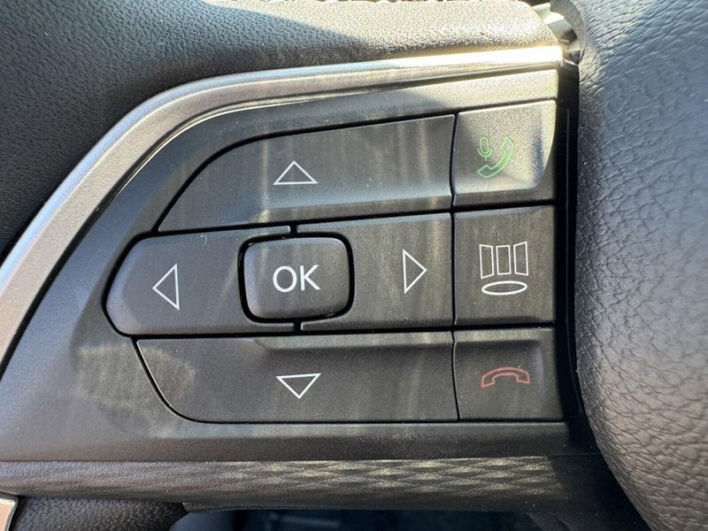 2024 Jeep Grand Cherokee Altitude XImage 13