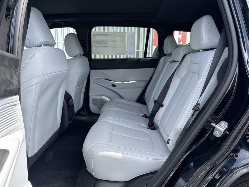New 2026 Jeep Cherokee Limited 4x4