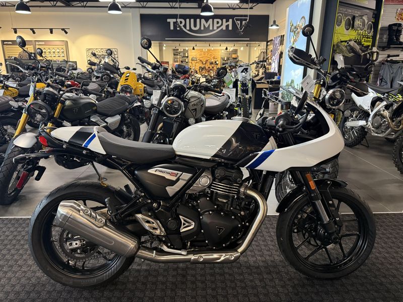 2026 Triumph Thruxton 400