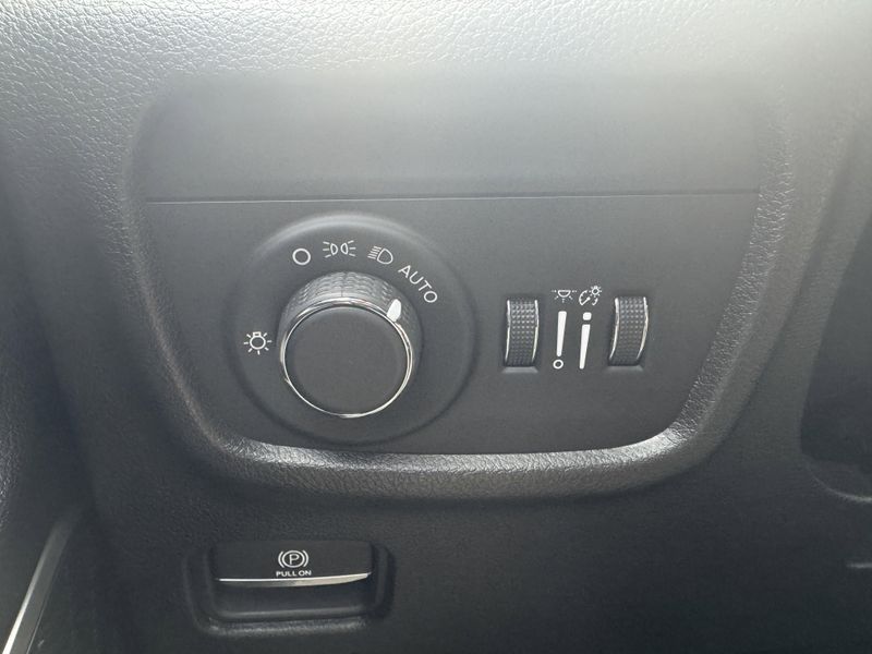 Used 2022 Jeep Grand Cherokee AltitudeImage 18