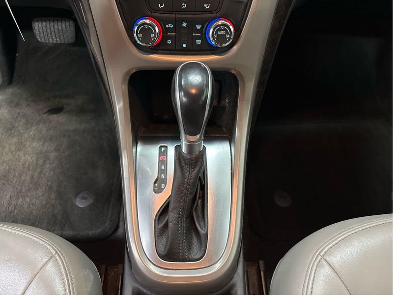 2013 Buick Verano photo 16