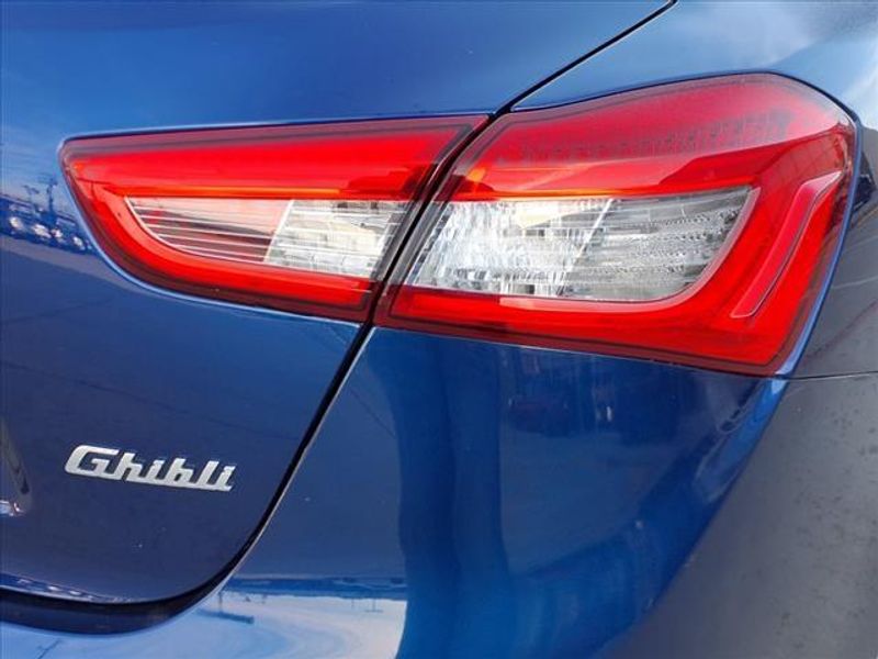 2018 Maserati Ghibli Image 2