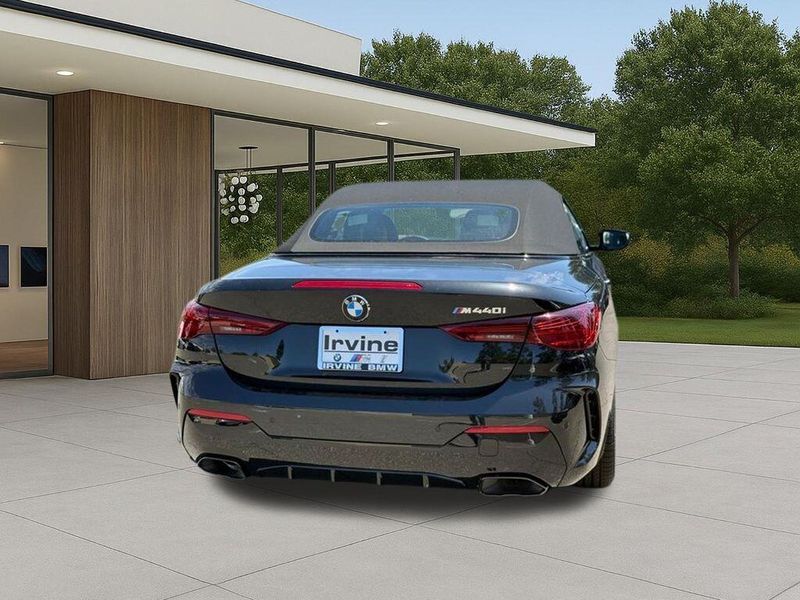 New 2026 BMW 4 Series M440iImage 9