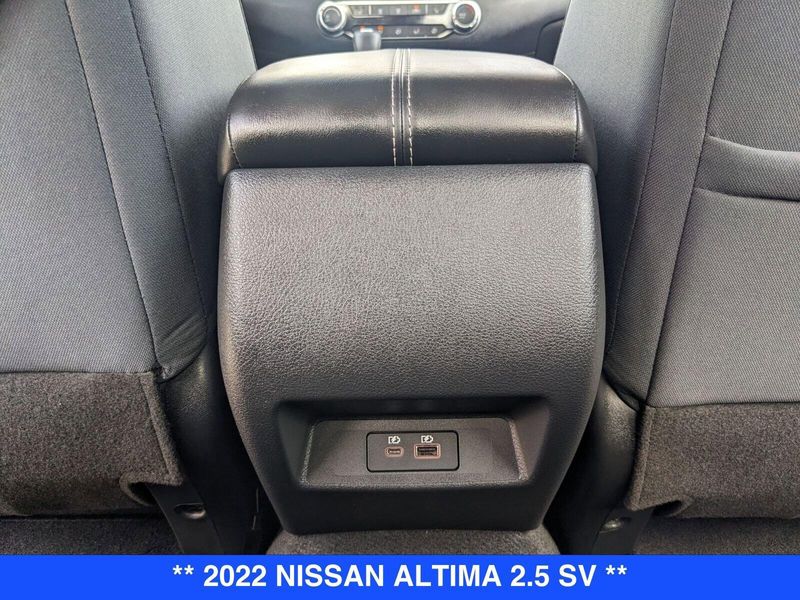 2022 Nissan Altima 2.5 SV photo 13