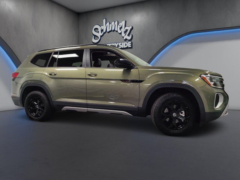 Used 2025 Volkswagen Atlas Peak Edition AWD w/SunroofImage 3