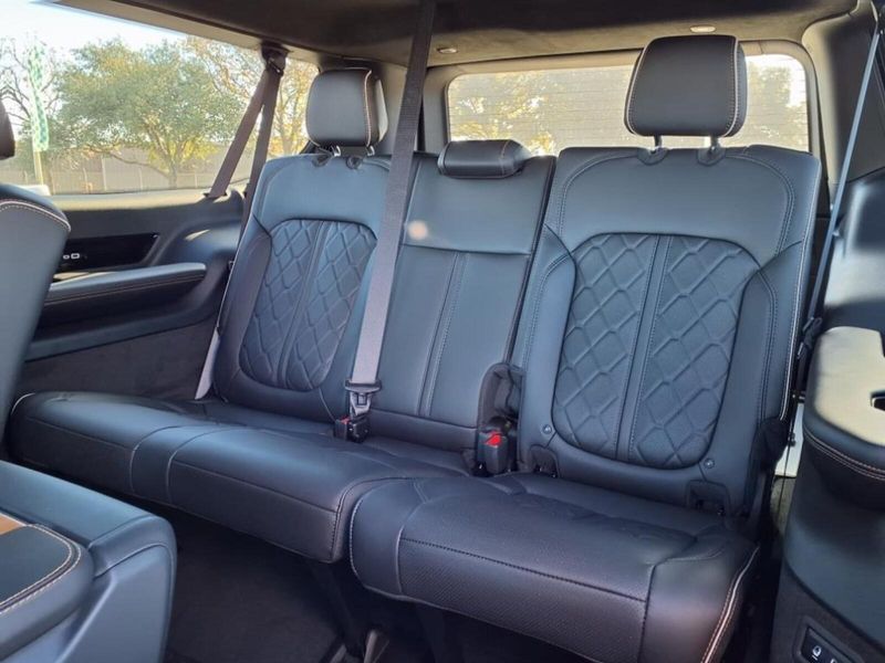 2024 Jeep Grand Wagoneer L III photo 10