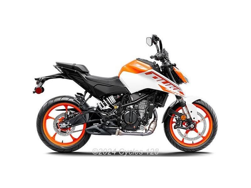 New 2024 KTM 250 DUKE Image 1