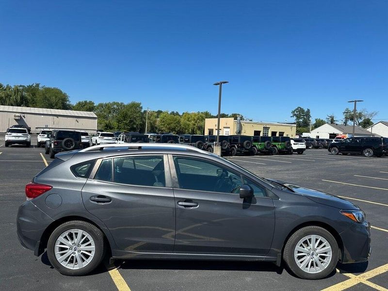 2018 Subaru Impreza Premium photo 5