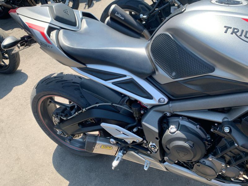Used 2022 Triumph STREET TRIPLE R Image 11