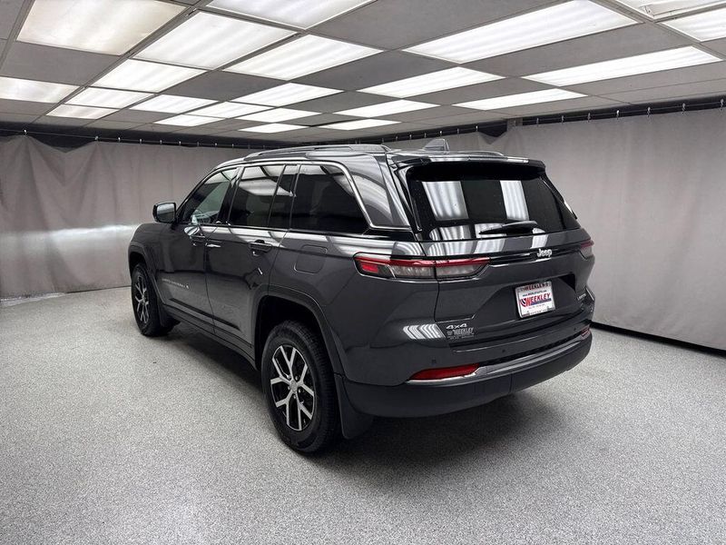 New 2025 Jeep Grand Cherokee Limited 4x4Image 2