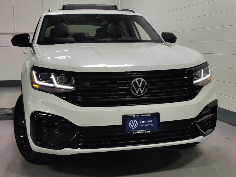 2023 Volkswagen Atlas Cross Sport V6 SEL AWD R-Line Black w/SunroofImage 3