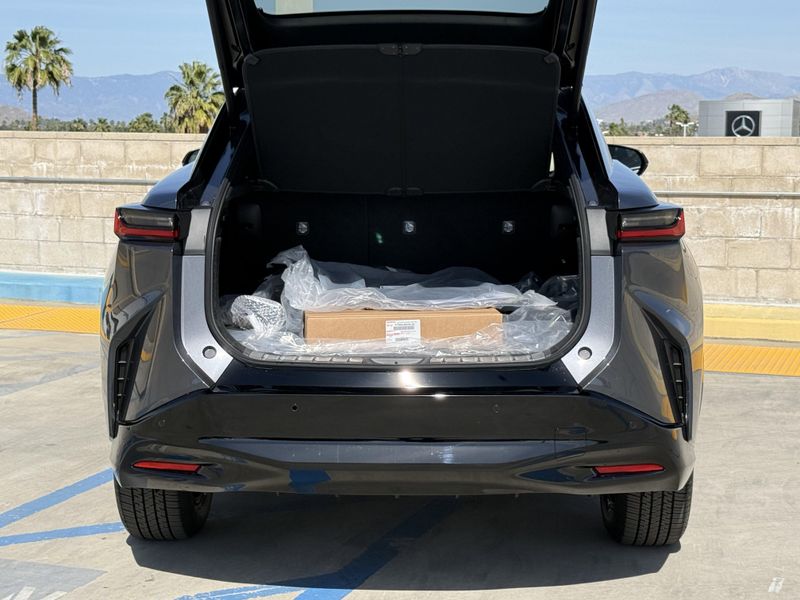 New 2026 Lexus RZ 350eImage 13