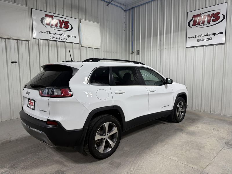 Used 2022 Jeep Cherokee LimitedImage 3