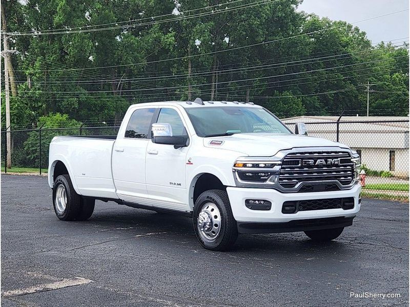 New 2026 RAM 3500 Limited Longhorn Crew Cab 4x4 8' Box