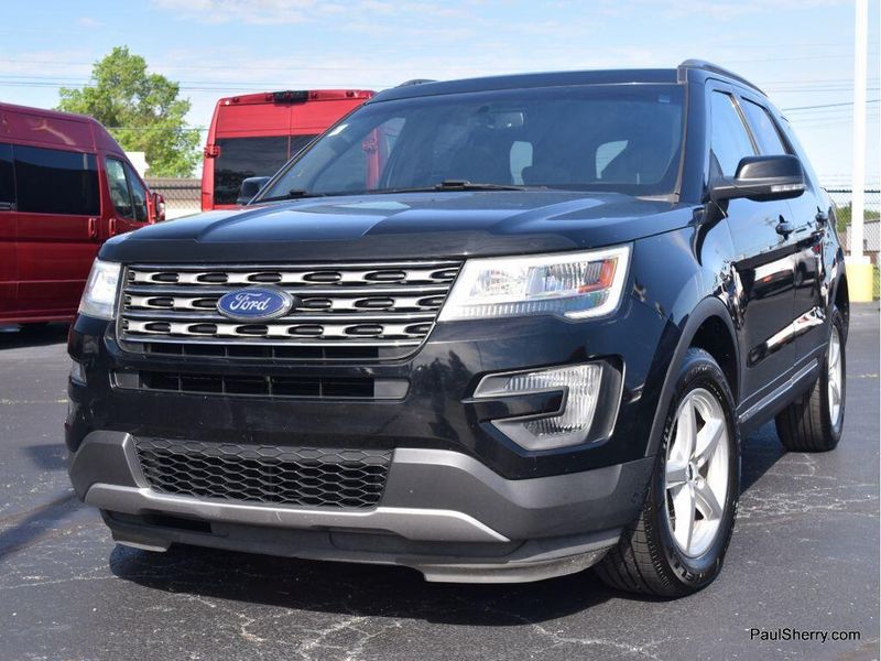 2016 Ford Explorer XLTImage 17