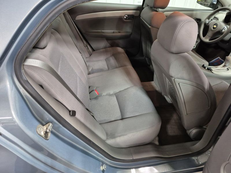 2009 Chevrolet Malibu LT w/1LTImage 11