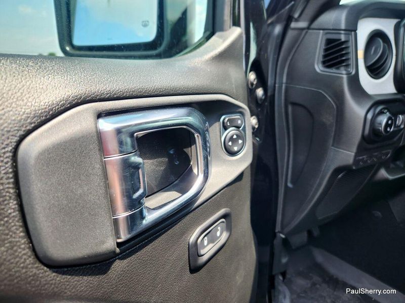 New 2025 Jeep Gladiator Willys 4x4