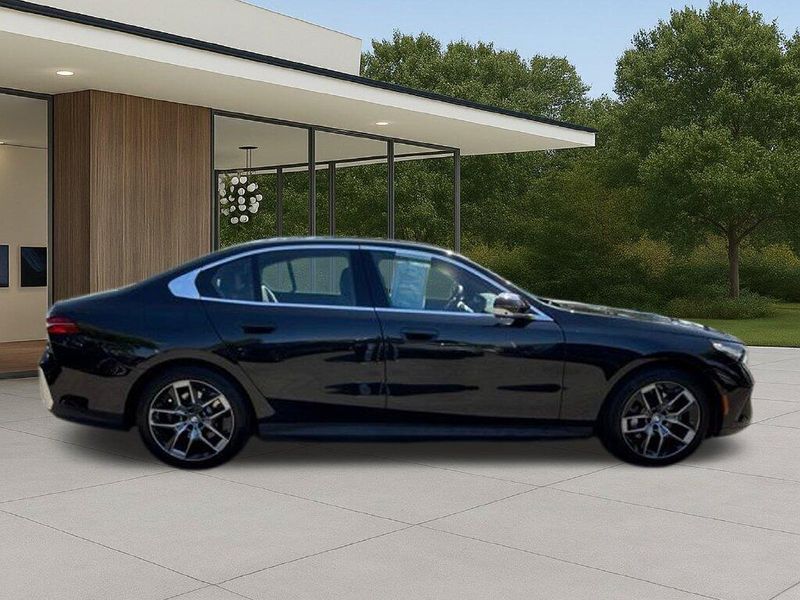 Used 2026 BMW 5 Series 530iImage 7