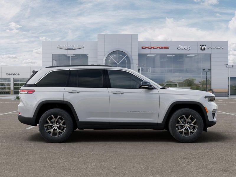 New 2025 Jeep Grand Cherokee Limited 4x4Image 32