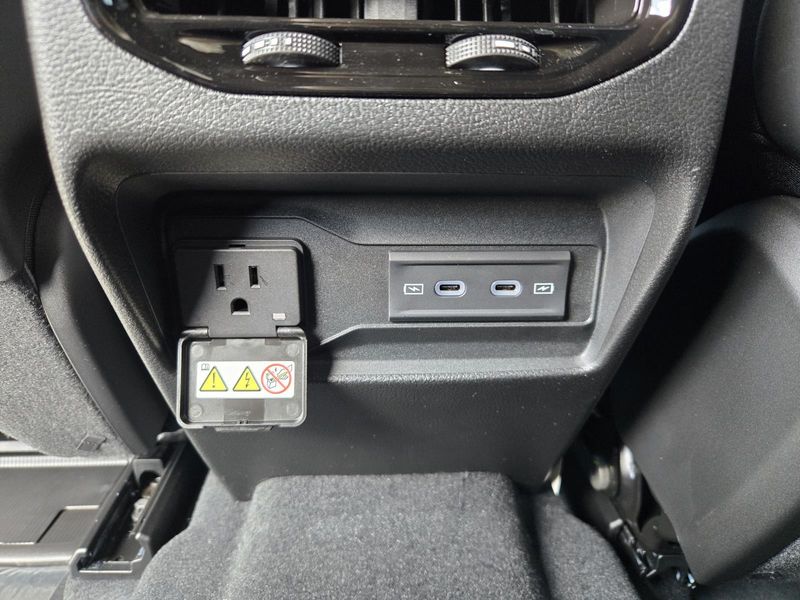 New 2026 Jeep Grand Cherokee L Laredo Altitude 4x2