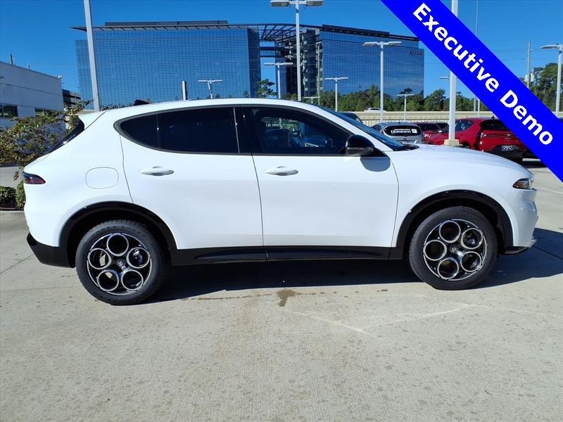 New 2025 Alfa Romeo Tonale AwdImage 5