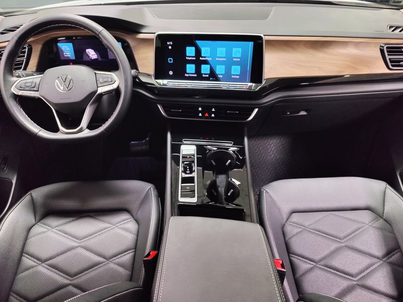 Used 2025 Volkswagen Atlas SE AWD w/TechnologyImage 18