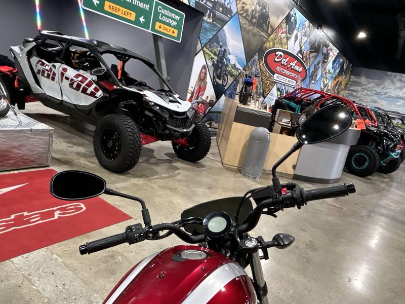2018 Yamaha XSR700  in a RASPBERRY METALLIC exterior color. Del Amo Motorsports of Redondo Beach (424) 390-7811 delamomotorsports.com 