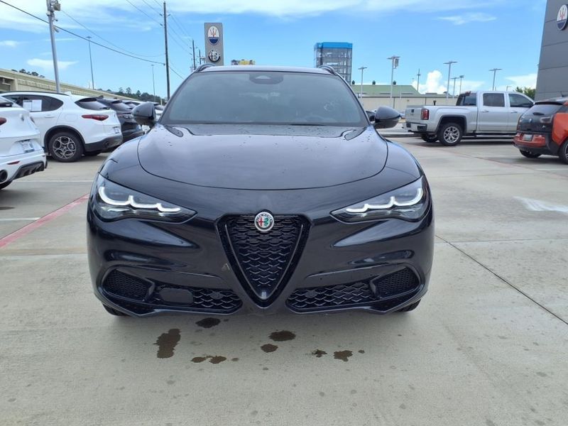 New 2025 Alfa Romeo Stelvio Intensa AwdImage 4