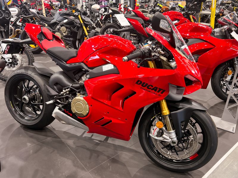 2023 Ducati Panigale in a Red exterior color. Gateway BMW Ducati Motorcycles 314-427-9090 gatewaybmw.com 