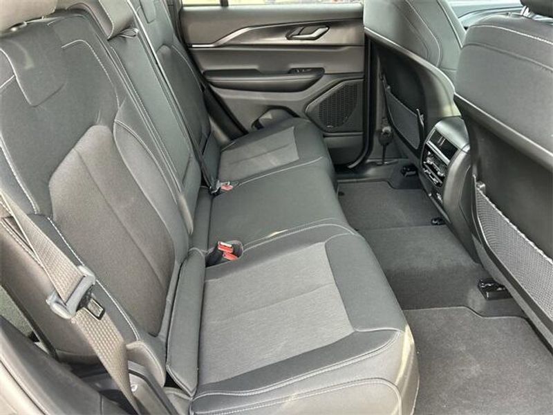 New 2025 Jeep Grand Cherokee Laredo X 4x2Image 14