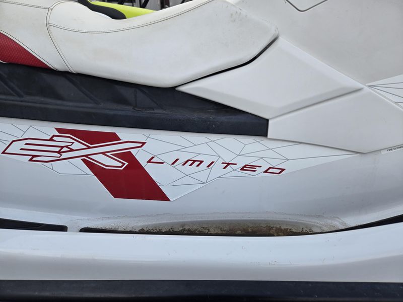 USED 2021 YAMAHA EX LIMITEDWHITETORCH RED Image 6