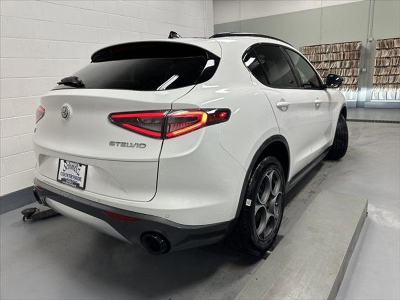 2024 Alfa Romeo Stelvio Ti AwdImage 5