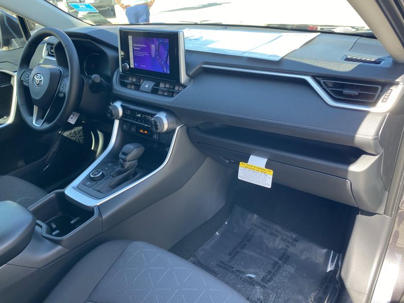 New 2025 Toyota RAV4 Hybrid XLEImage 9