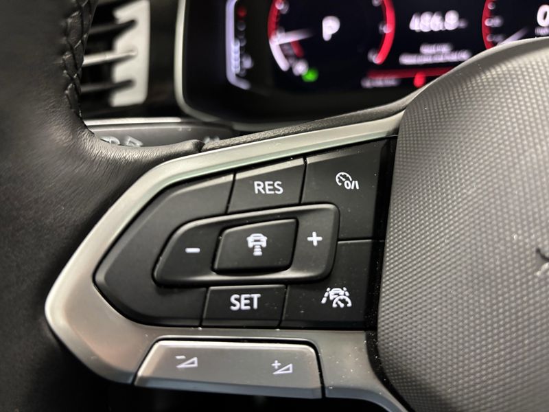 2025 Volkswagen Jetta SEL photo 23