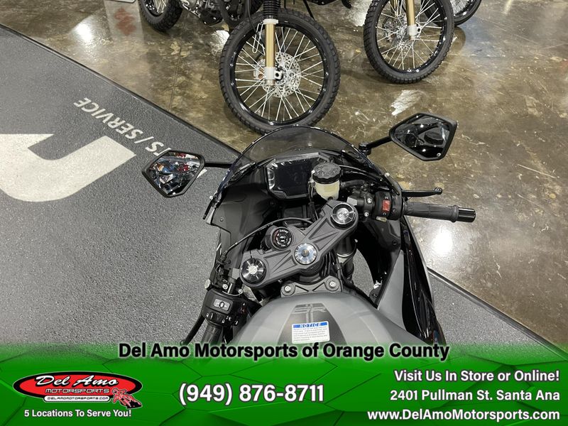 2025 Kawasaki NINJA ZX-6R ABS Image 14