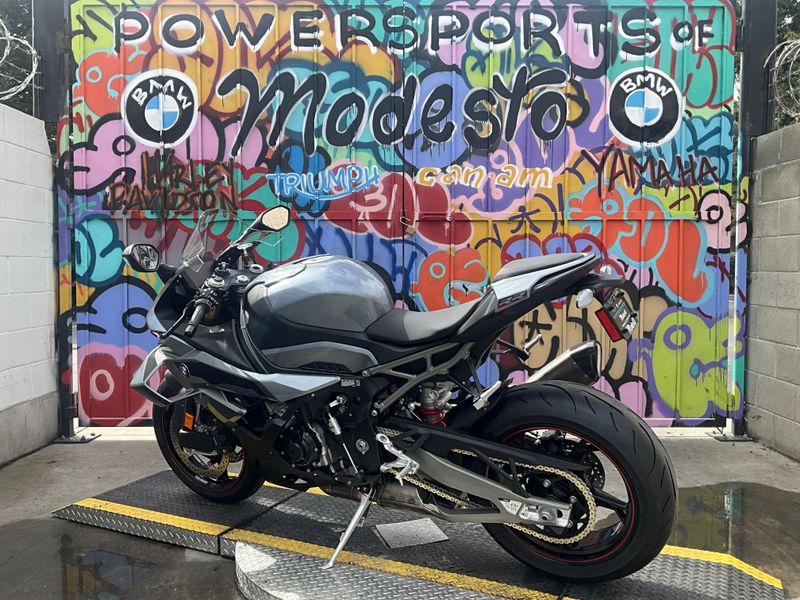 2025 BMW S 1000 RR Image 4